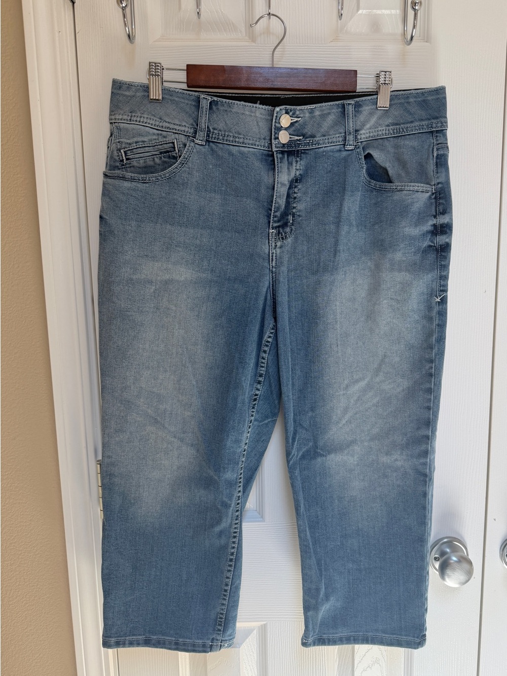 Lane Bryant Capri Jean 14
